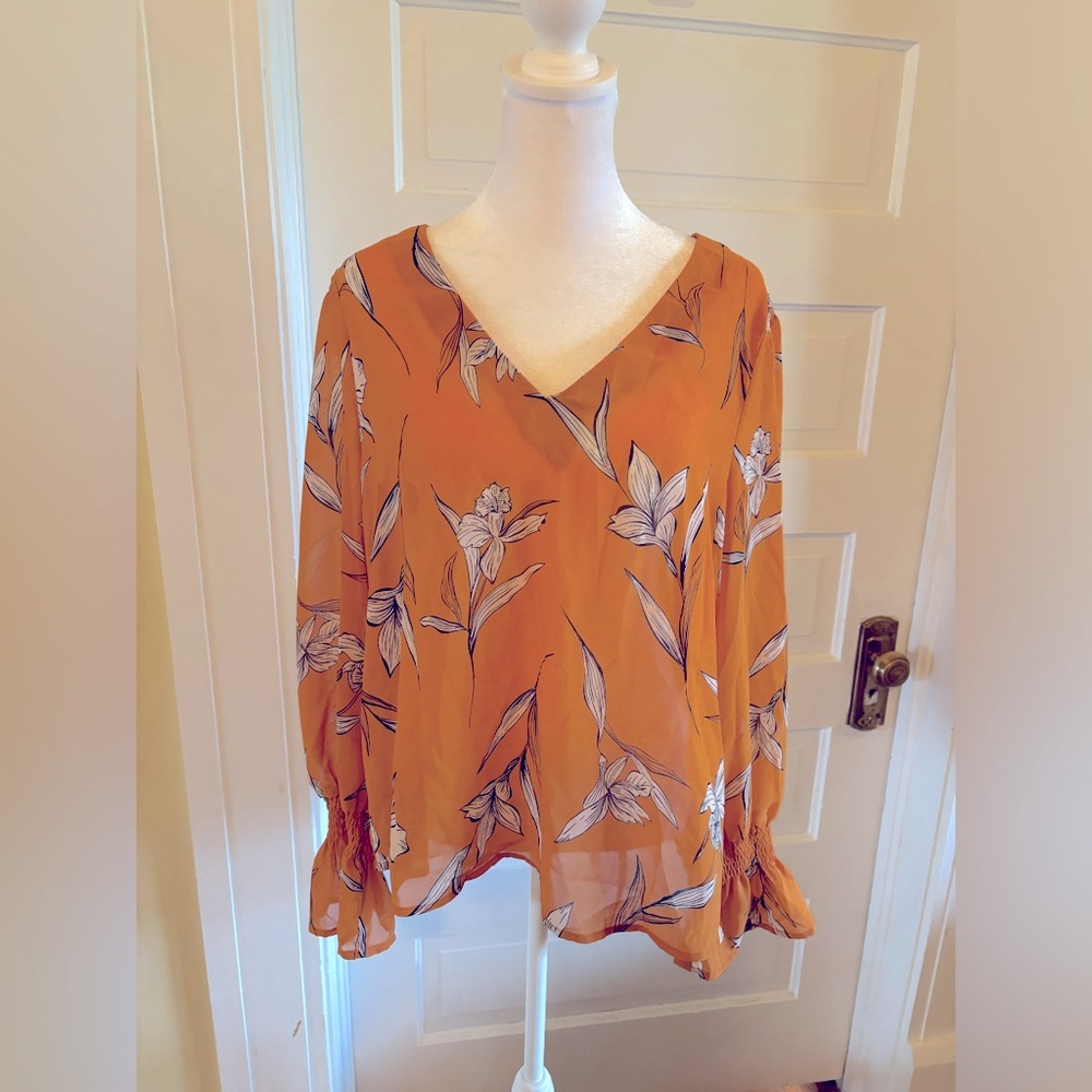 Women’s blouse - Size medium